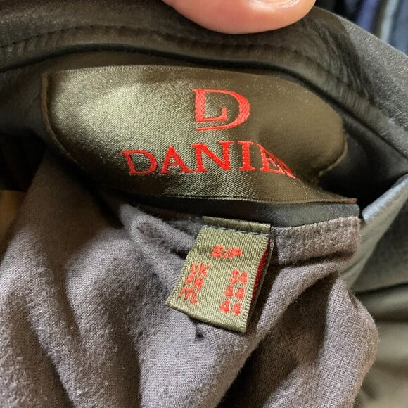 Danier Leather Chocolate Brown Leather Reversible Jacket - Picture 9 of 15